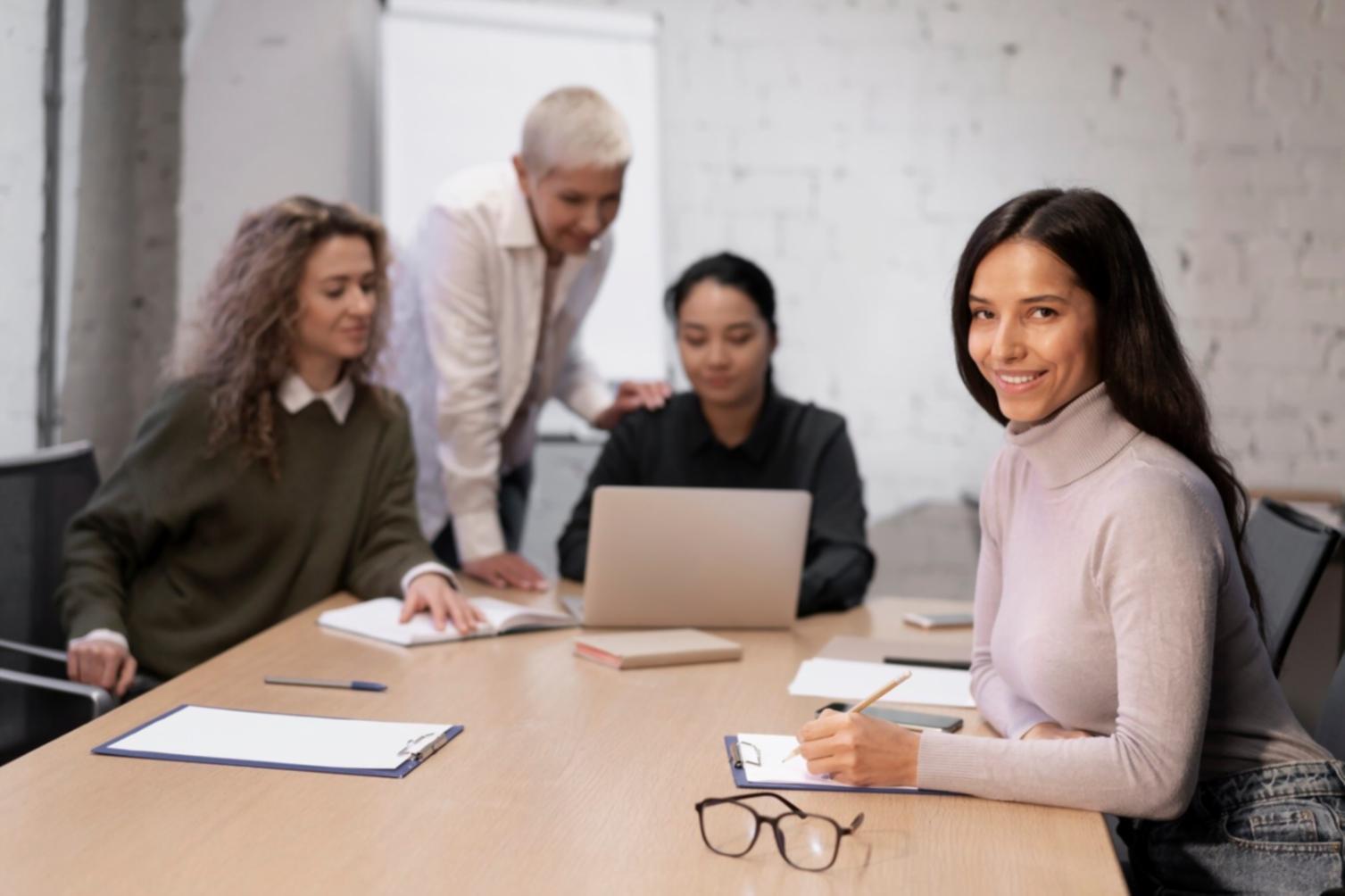 Участники программы работают в группах